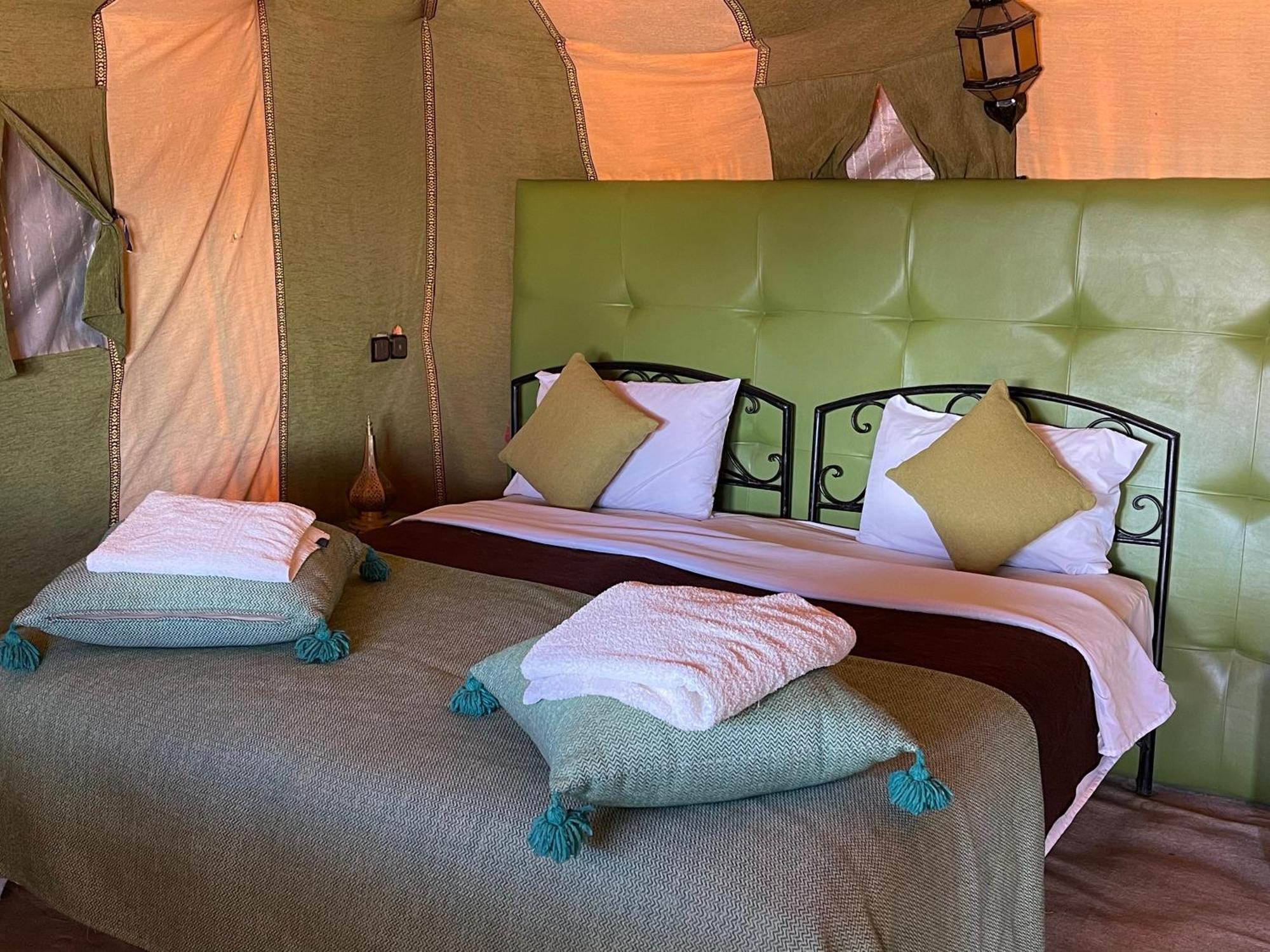 Roses desert camp Merzouga Exterior foto