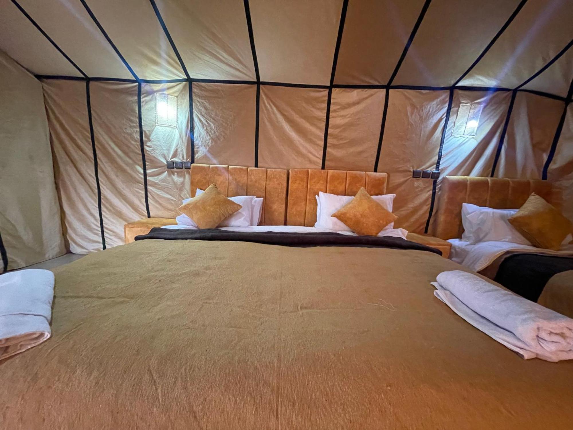 Roses desert camp Merzouga Exterior foto
